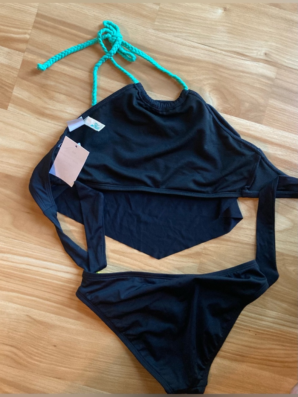 *NWT Hobie Two Piece Bikini with Halter top M, black with accents